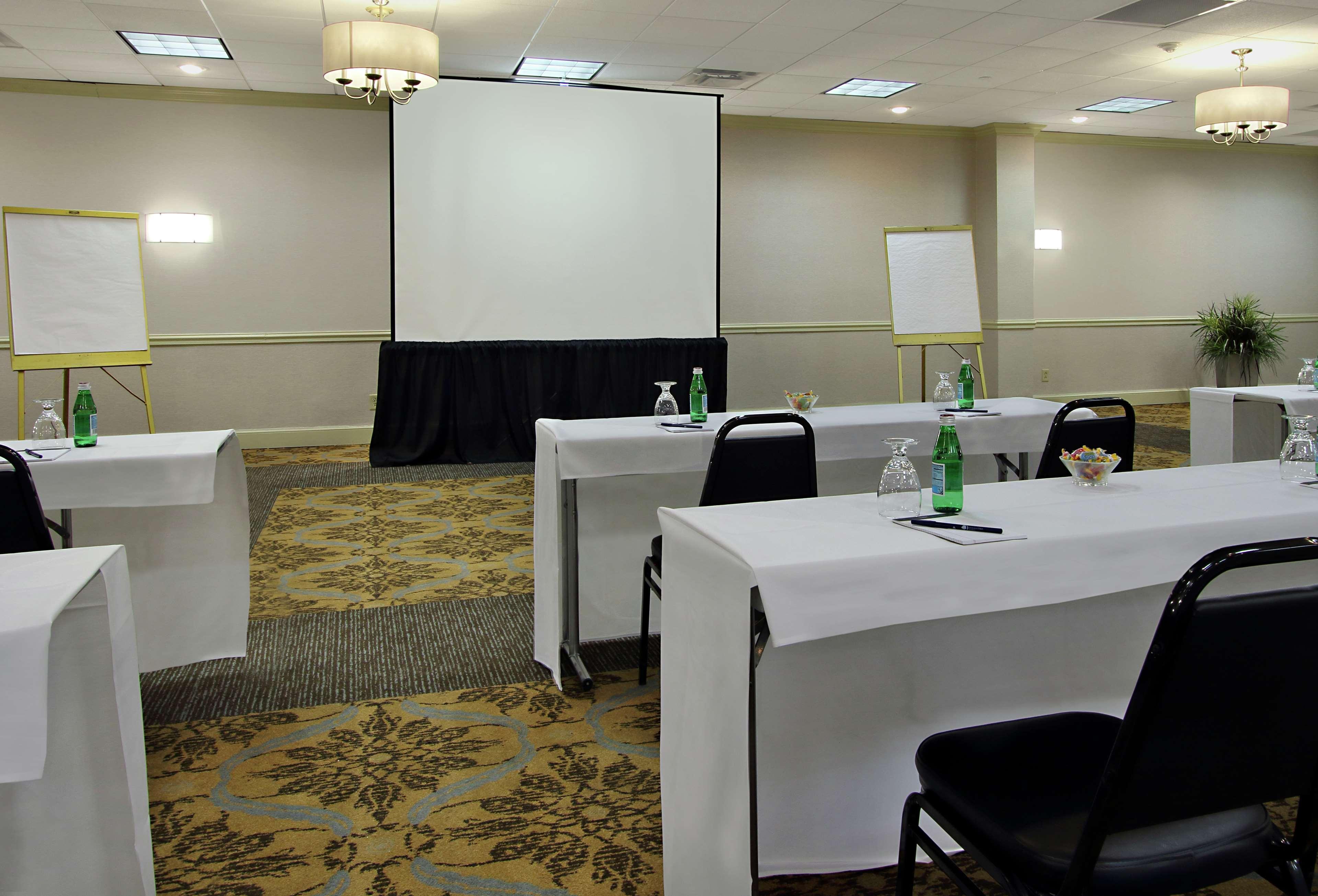 Hotel Doubletree By Hilton Mahwah Exterior foto